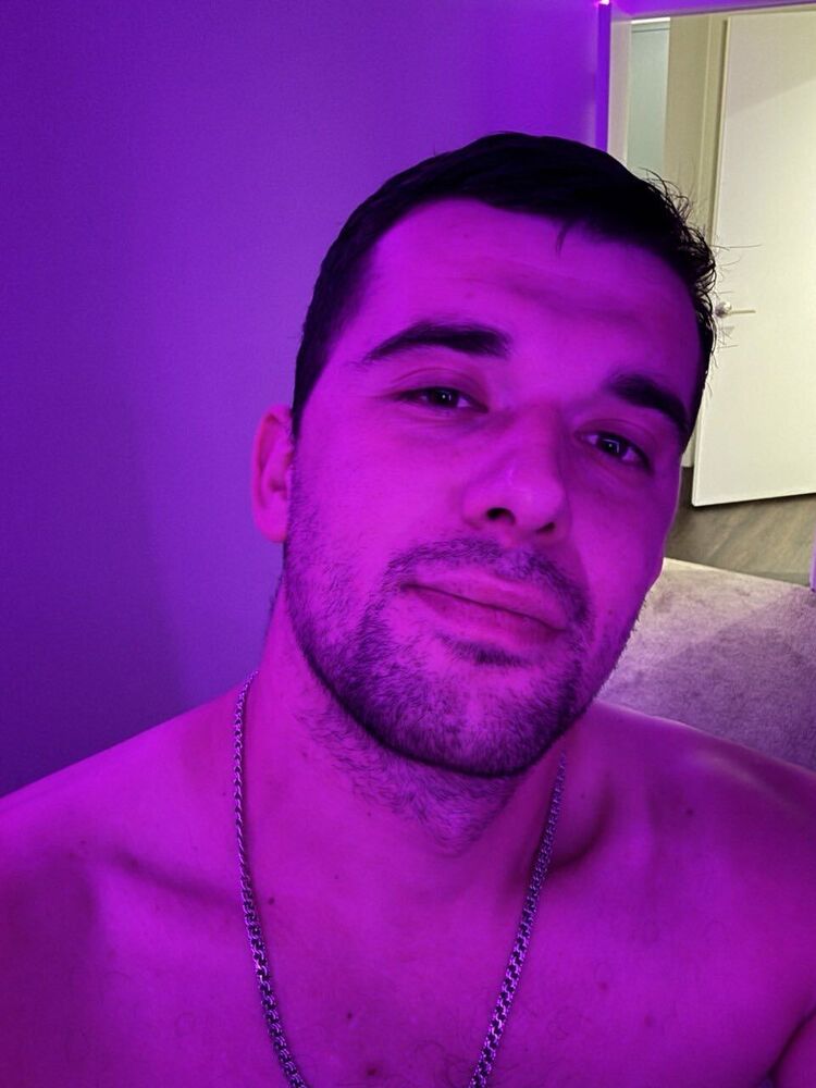  53407646  Hugo, 25 ,    Deleted