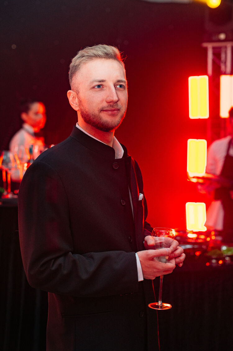  48804216  Vadim, 30 ,    