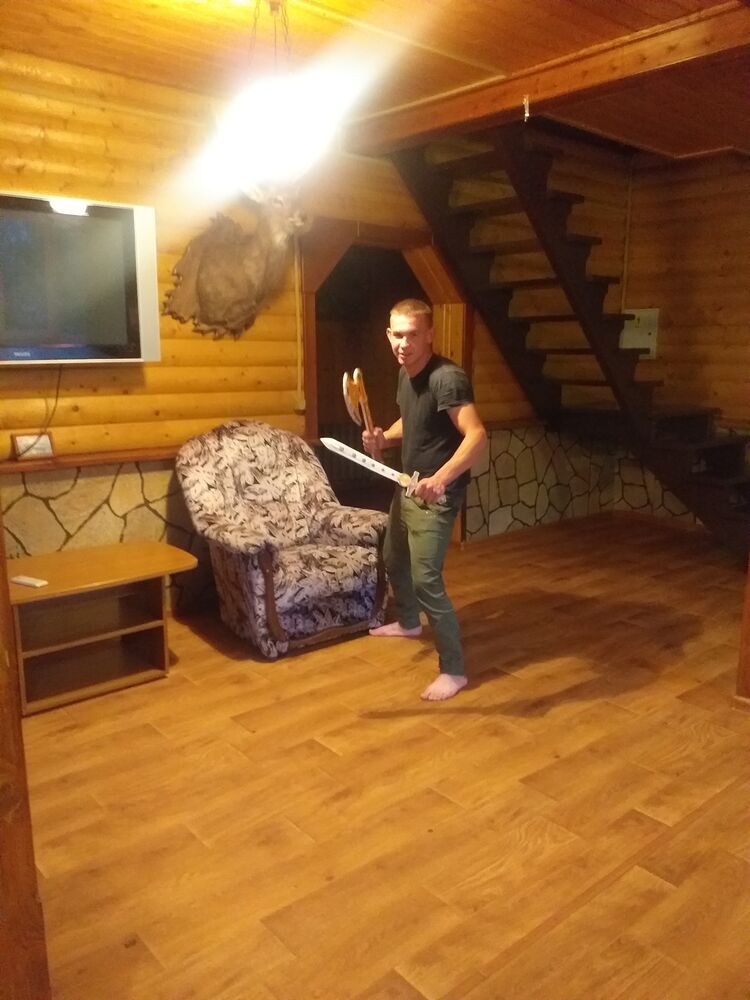  ,   Oleg, 25 ,   ,   , c , 