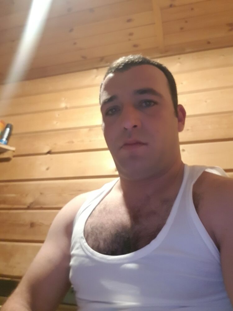  37768266  Armen, 31 ,    