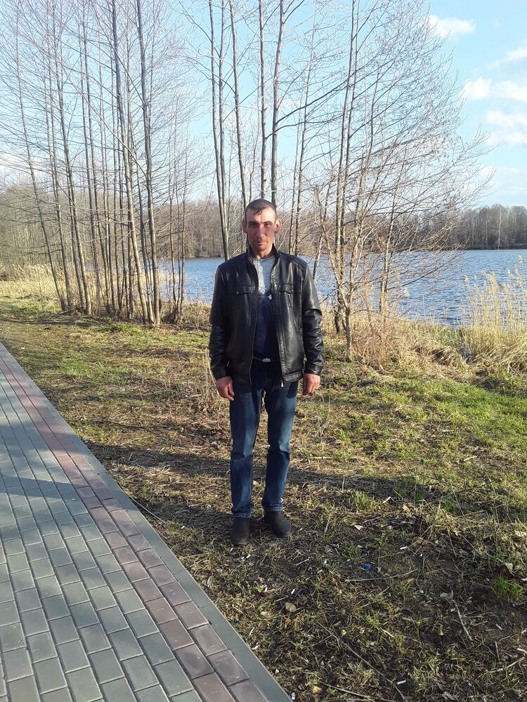  22739466  Sergei, 40 ,    