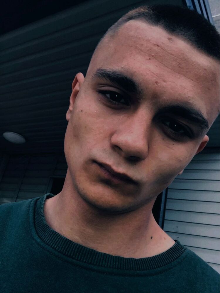  43988266  Egor, 20 ,    