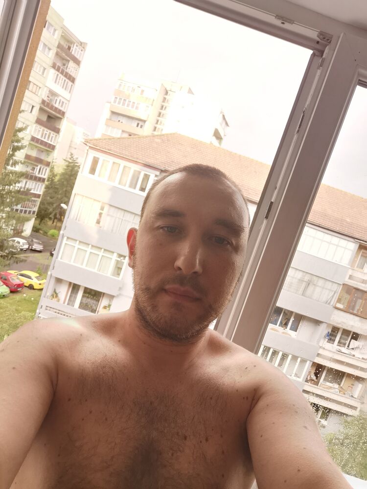 ,   Ivan, 32 ,   ,   