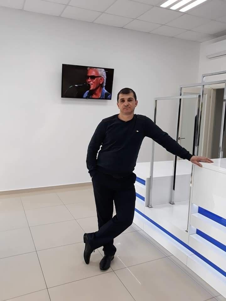  15689066  Vladimir, 46 ,    