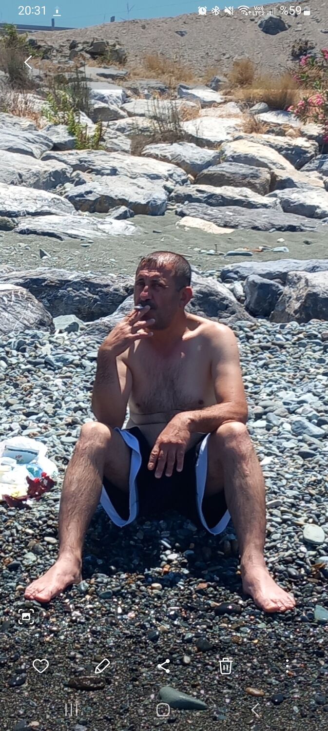  45614226  Kadir, 44 ,    