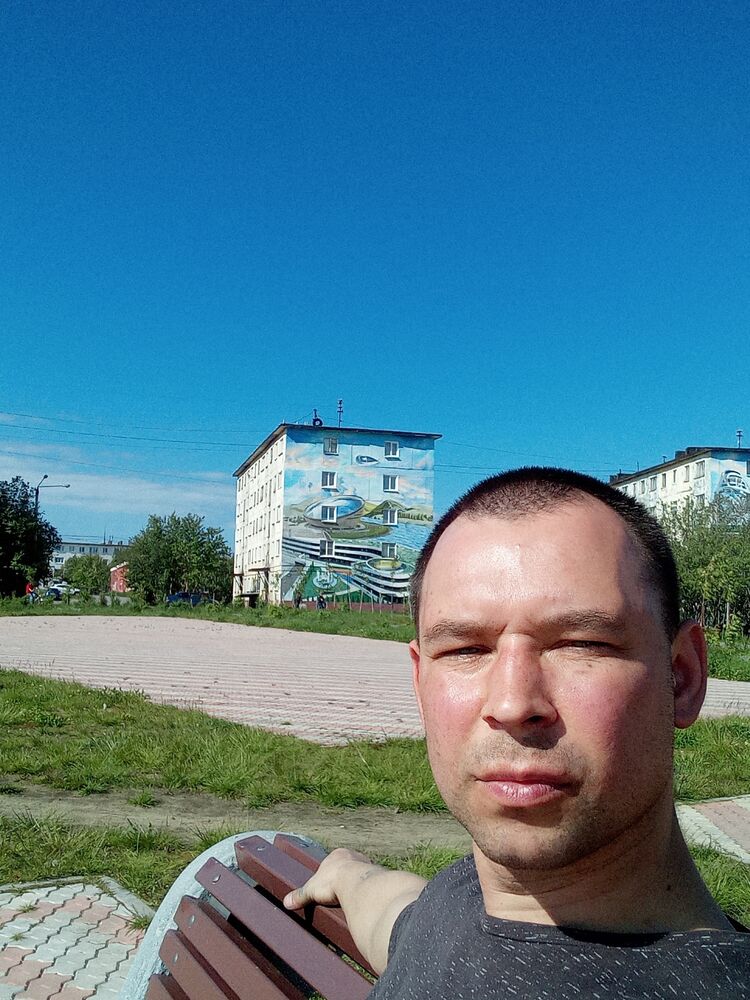  28057466  , 43 ,    