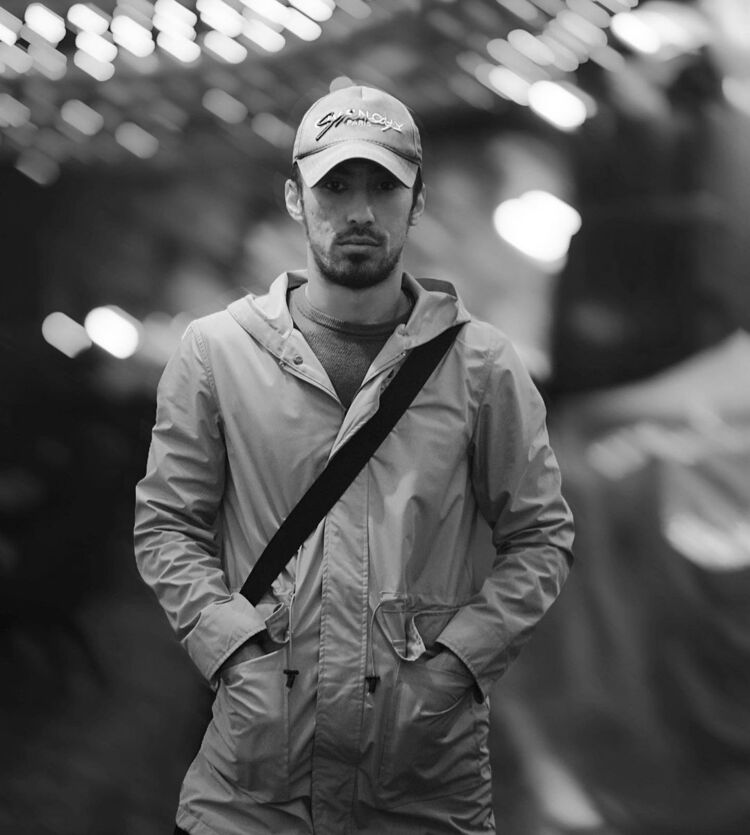  31424586  Ilyos, 30 ,    