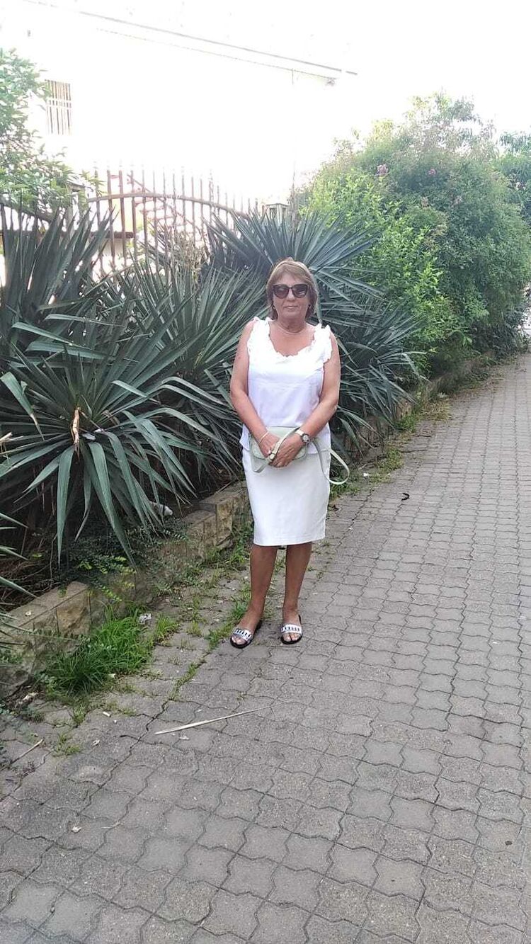  52467836  ELENA, 62 ,    