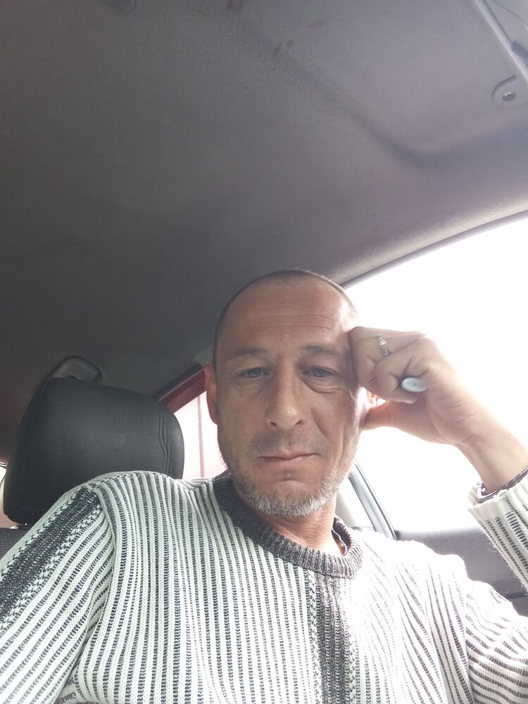  54058546  Vitaly, 44 ,    