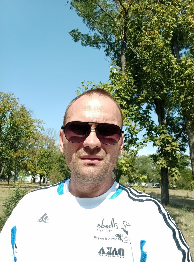  38497996  SeRgHeI, 37 ,    