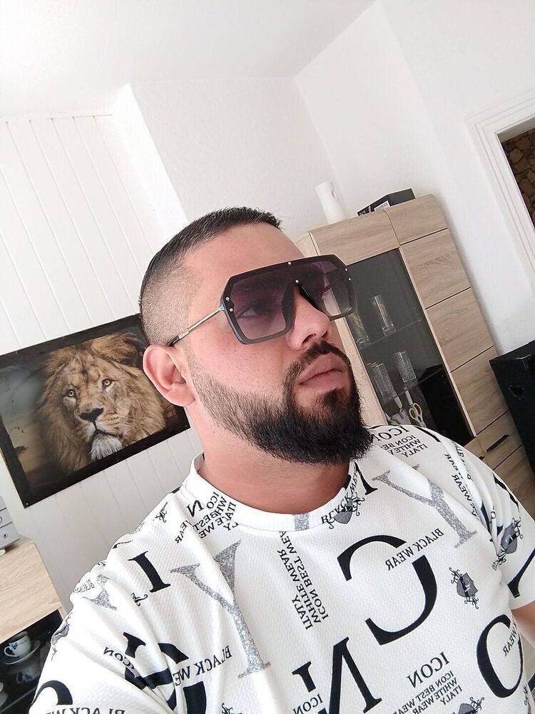  54715396  Nedyalko, 31 ,    