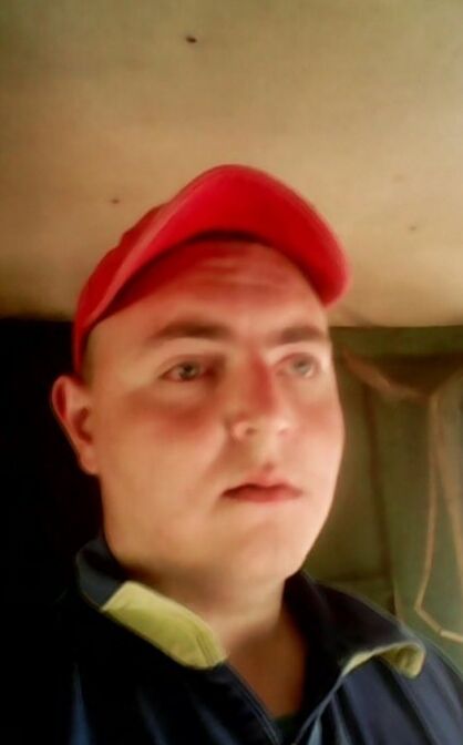  24708366  Mikhail, 27 ,    