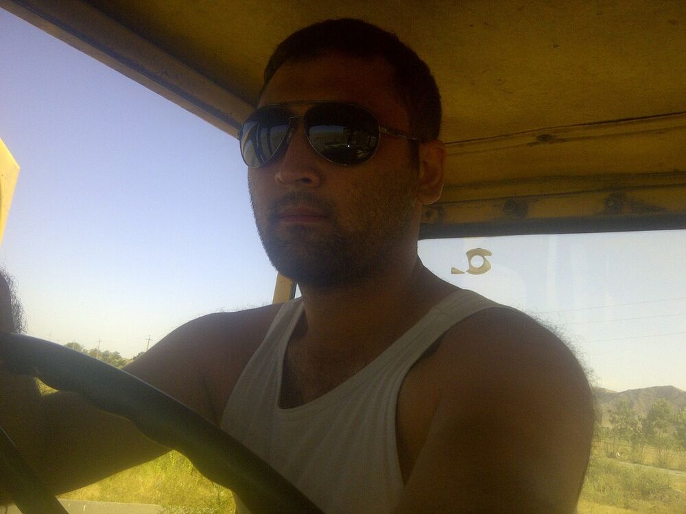  15824686  Olimjon, 33 ,    