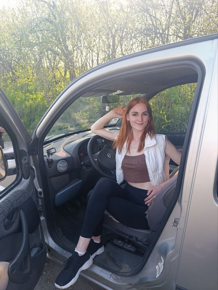  51340686  Viktoria, 18 ,    