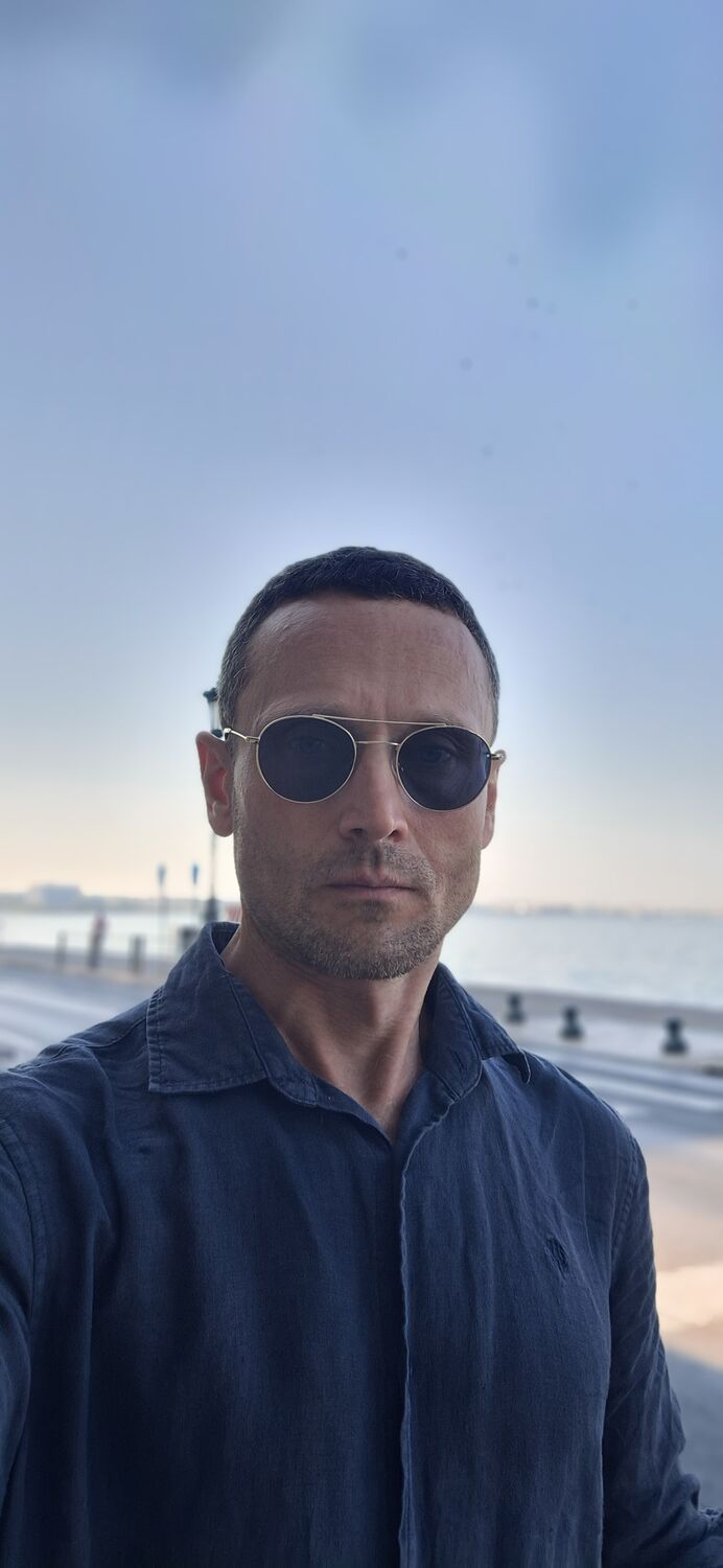  54170226  , 48 ,    Almere Stad