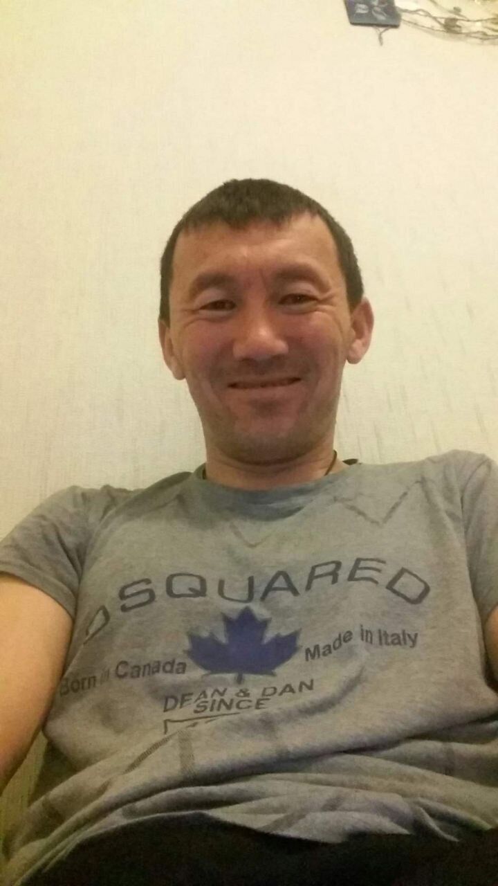  42250816  Komil, 38 ,    