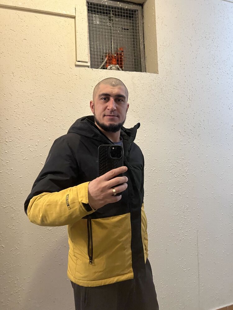  32531946  , 37 ,    
