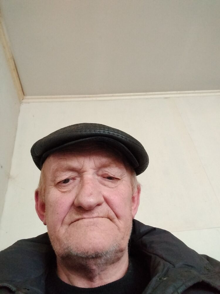  38681856  Valera, 61 ,    