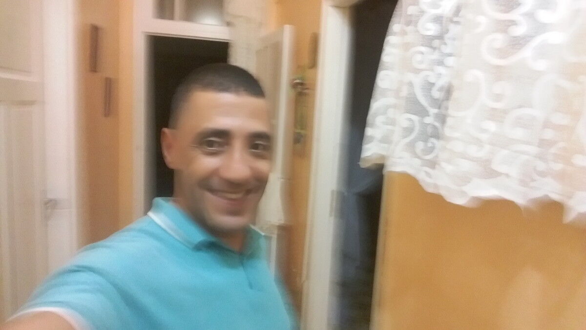  19676926  Aziz, 54 ,    Didouche Mourad