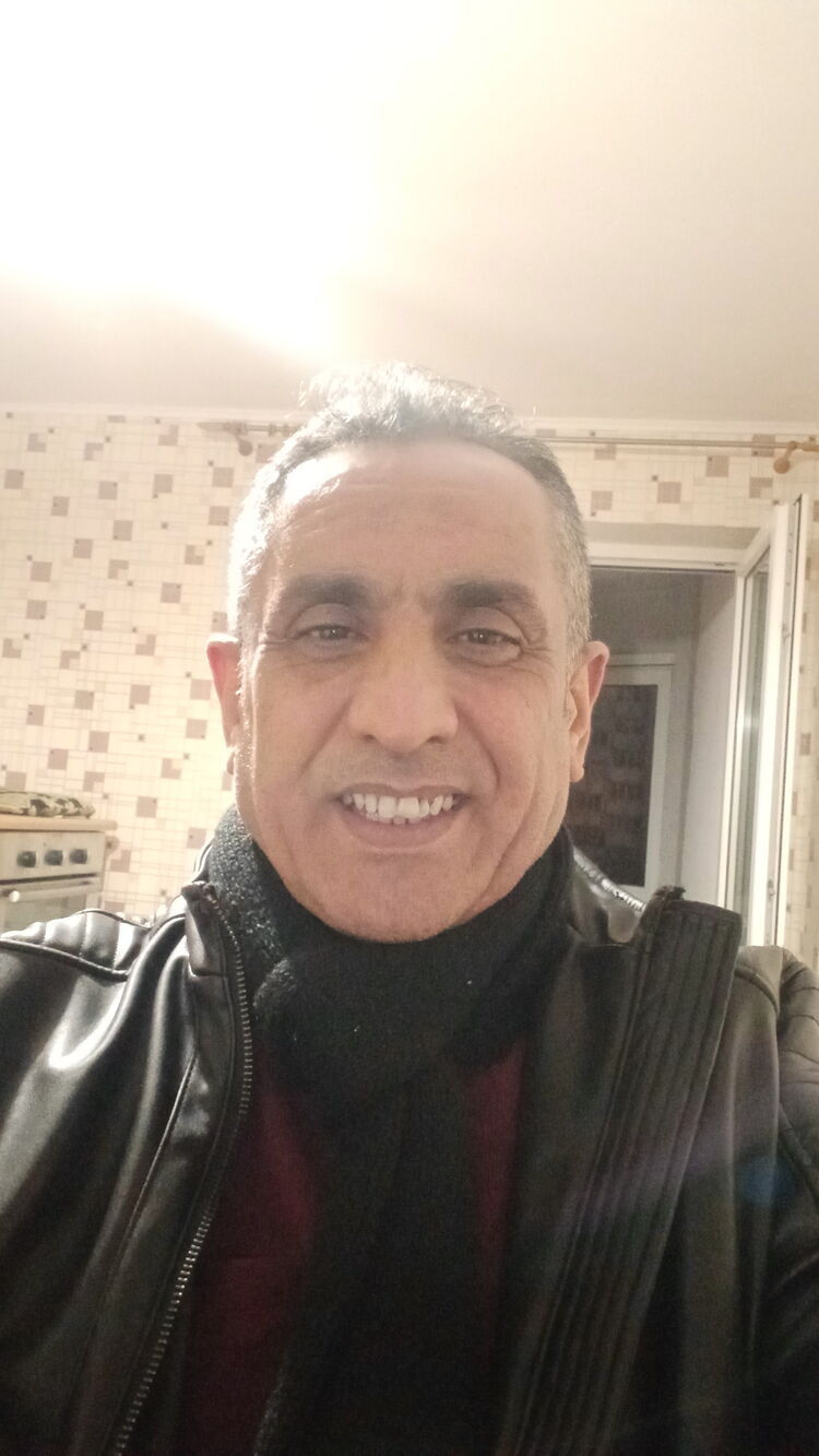  48439756  Osman, 51 ,    