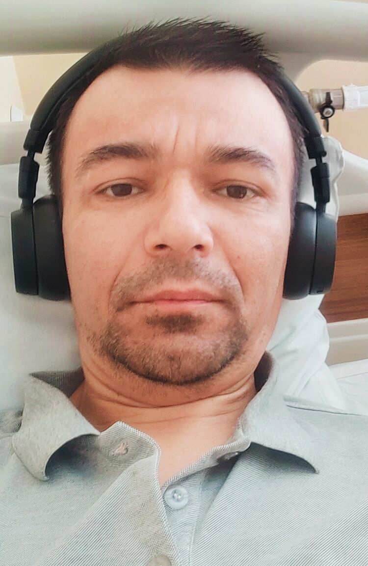  31034896  Vlad, 42 ,    