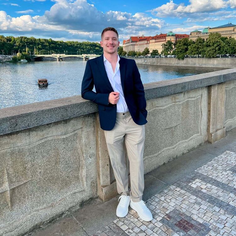  54673166  , 37 ,    -