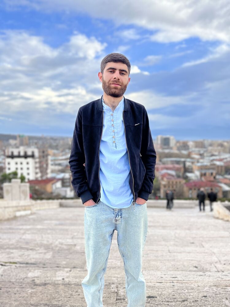  ,   Armen, 27 ,   ,   , c 
