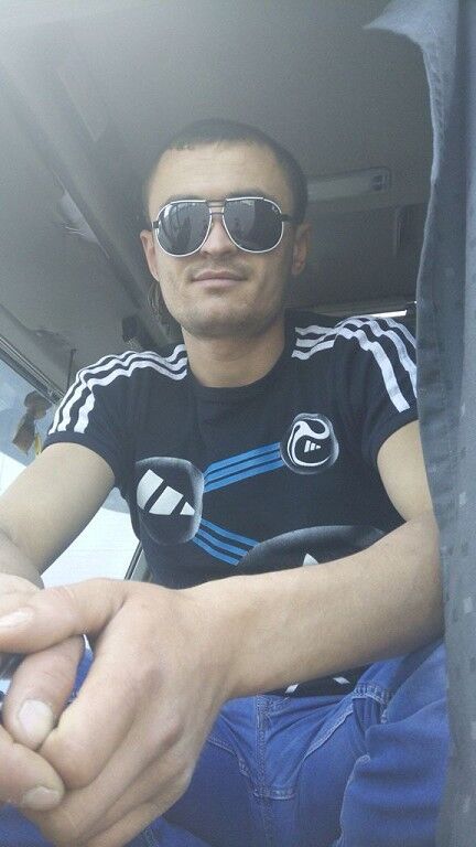  11788996  Igor, 38 ,    