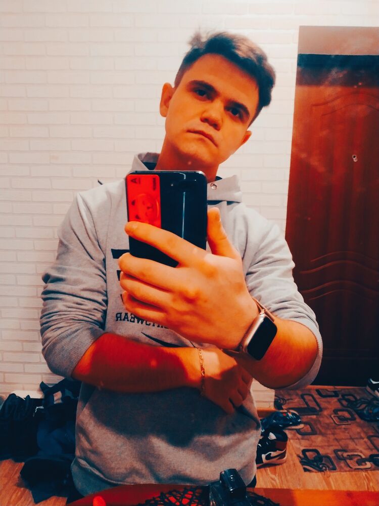  41025326  Aleksandr, 20 ,    