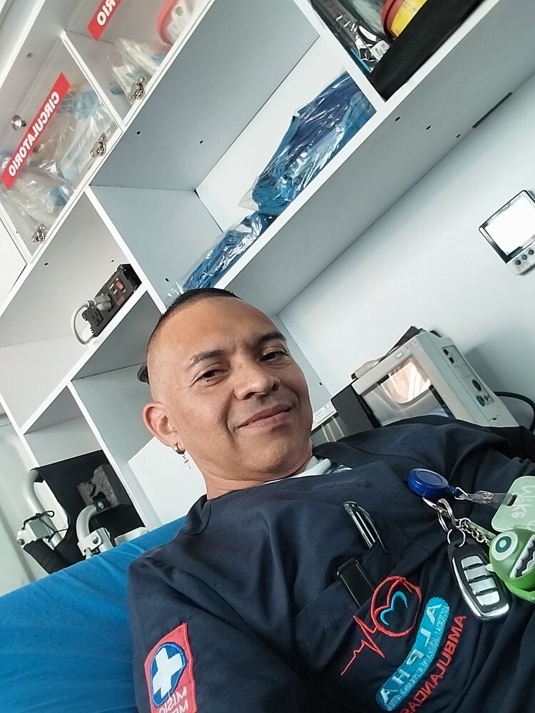 ,   Mickey Saenz, 40 ,   ,   , c , 