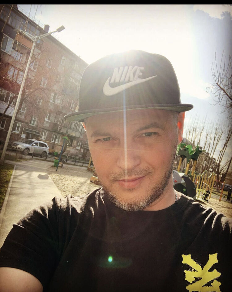  31475716  Oleg, 34 ,    Brezineves