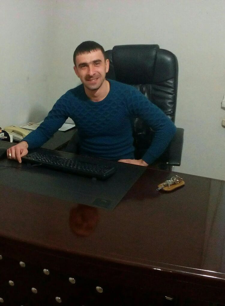  ,   Artyom, 35 ,   ,   