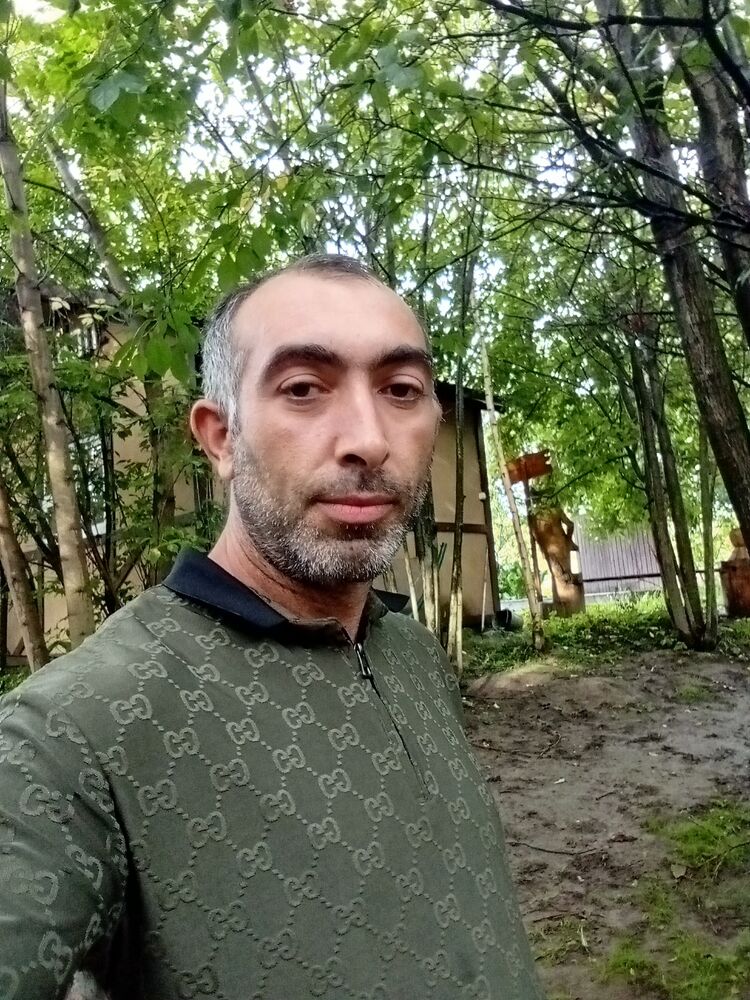  47274046  Hayk, 39 ,     