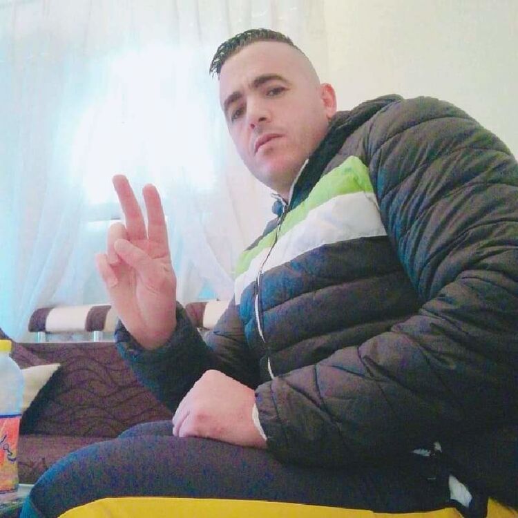  19679066  Farouk, 43 ,    Algiers