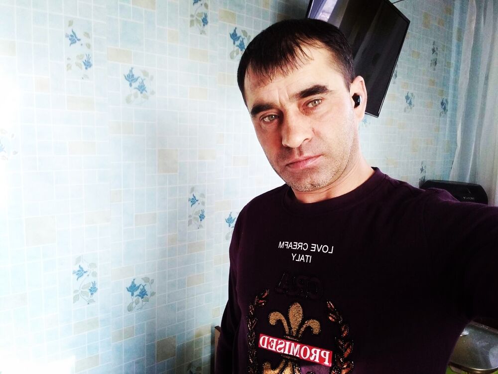  52030696  Igor, 46 ,    