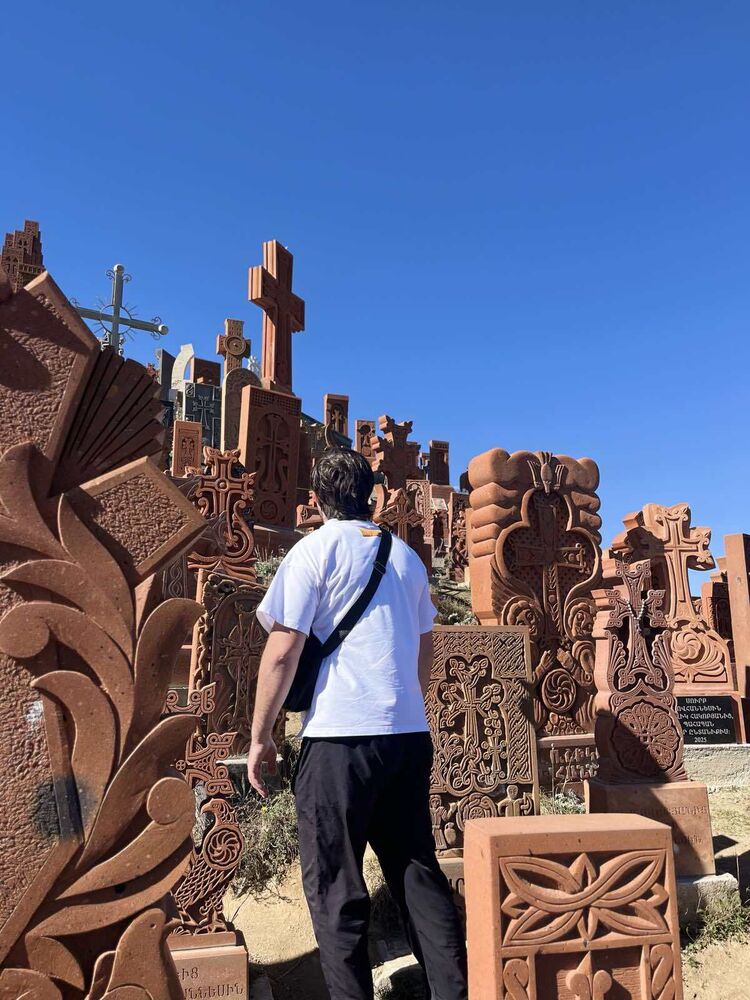  53913546  Hakob, 33 ,    