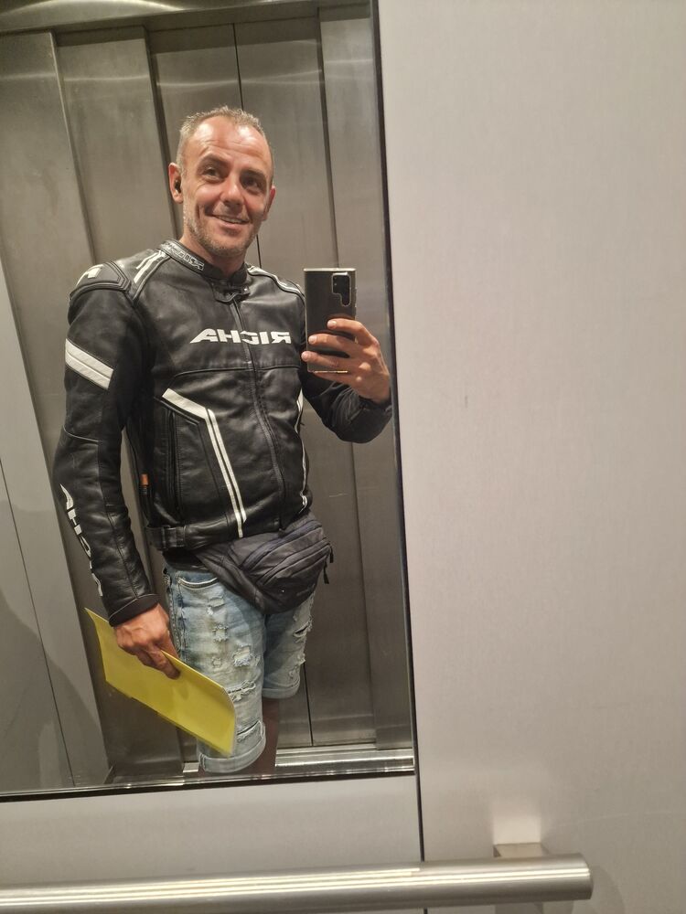  ,   Zoran, 48 ,     , c 