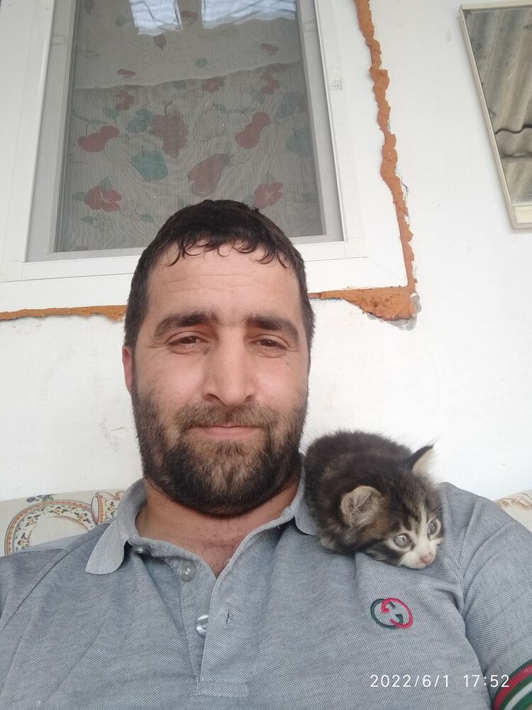  ,   Kamil, 40 ,   ,   