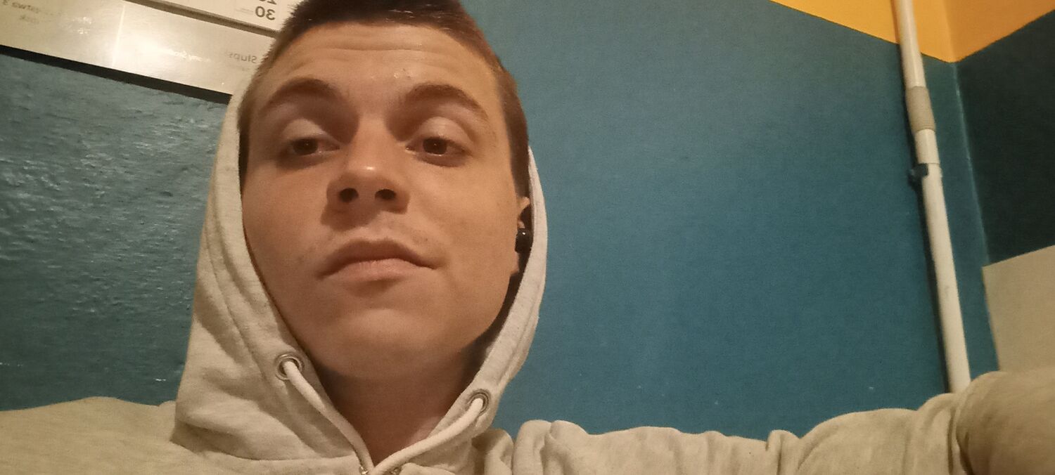  24316356  Vlad, 25 ,    