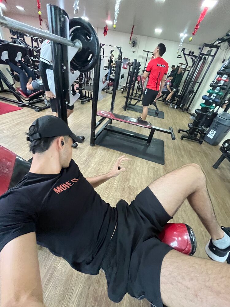  50264336  Daniel, 18 ,    