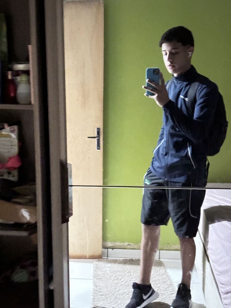  48397036  Lucas, 20 ,    --
