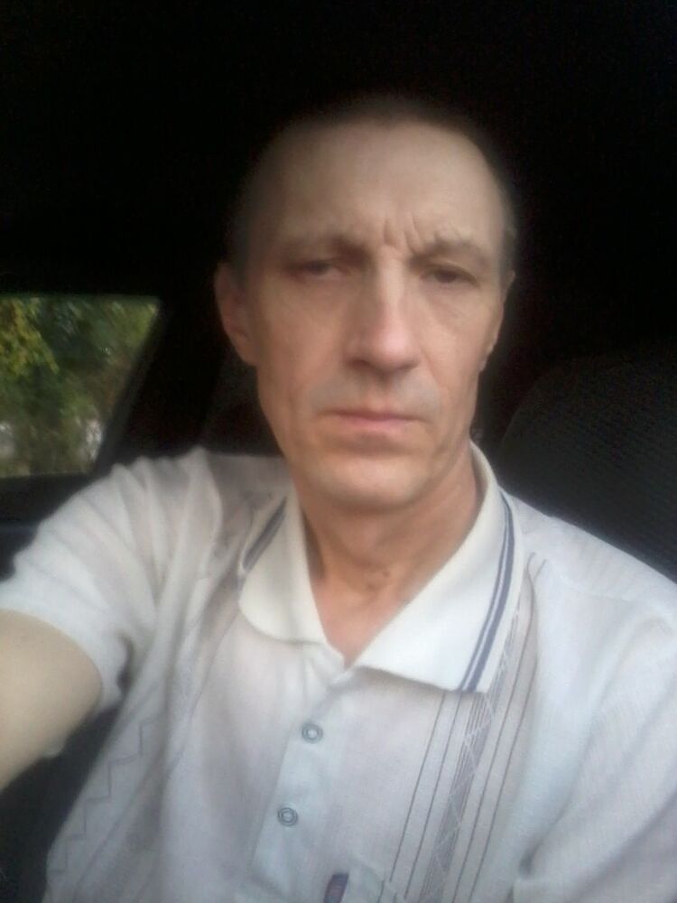  8057246  Karel, 57 ,    