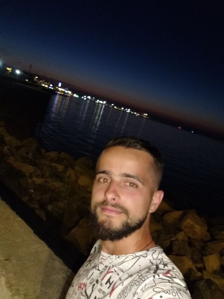  40461136  Vladimir, 30 ,    