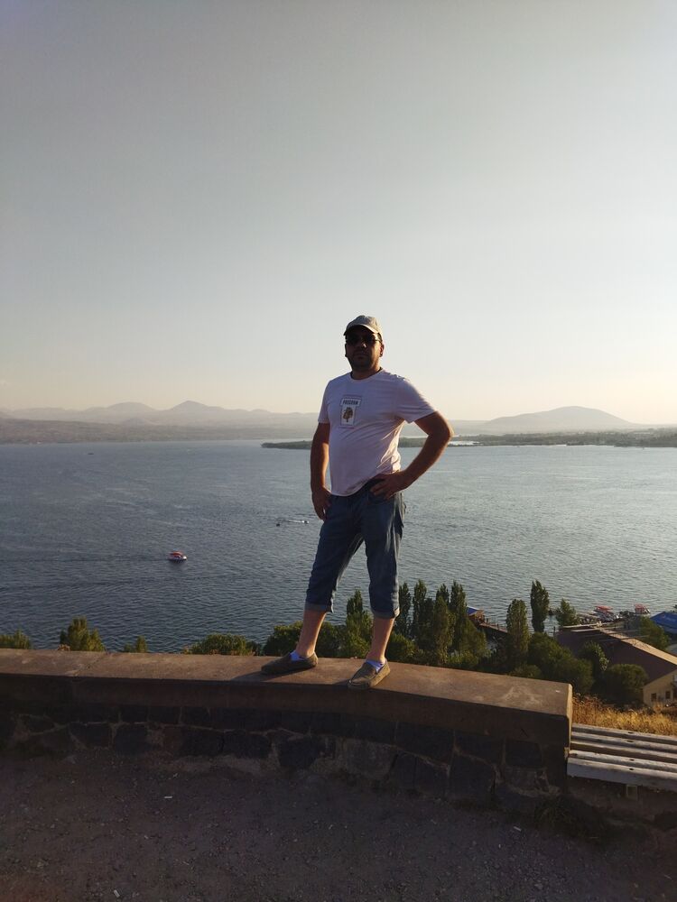  ,   Karlo, 38 ,   ,   