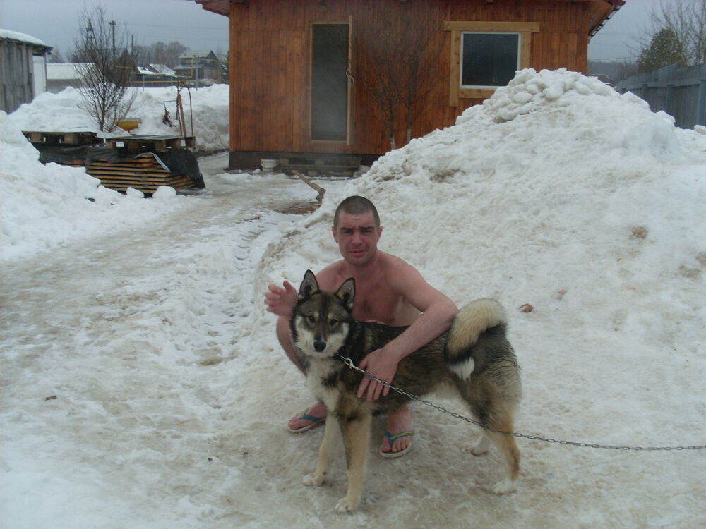  8298756  Andrei, 41 ,    