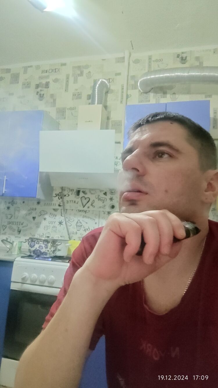  ,   Denis, 33 ,   ,   , c , 