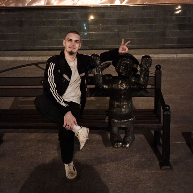  43237276  , 21 ,    