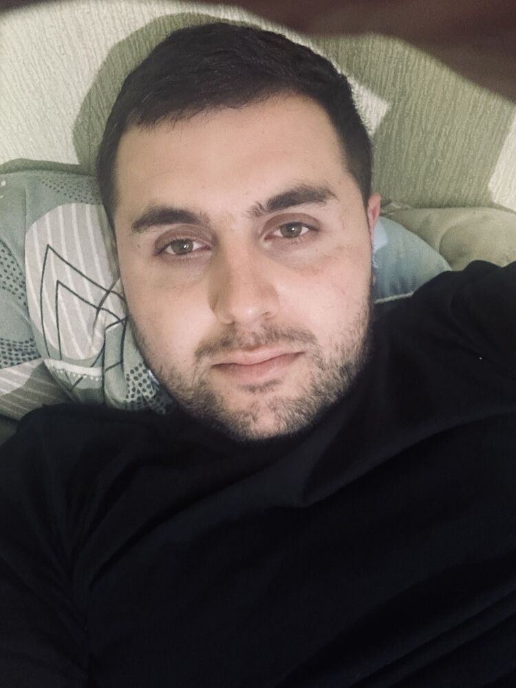  54486576  Sargis, 28 ,    