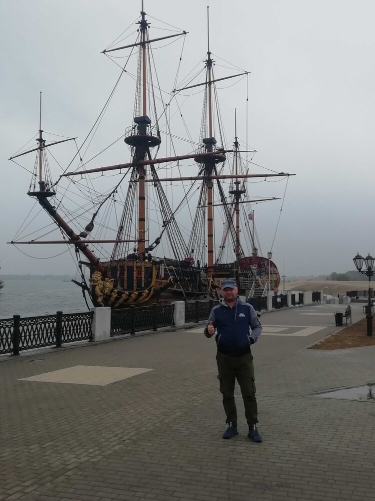  27668956  Denis, 42 ,    