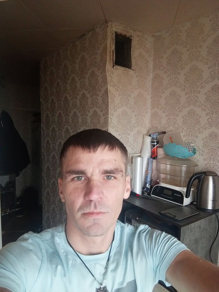  46541546  Pavel, 40 ,    